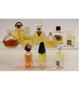 Lot de 10 miniatures féminines (marques diverses)