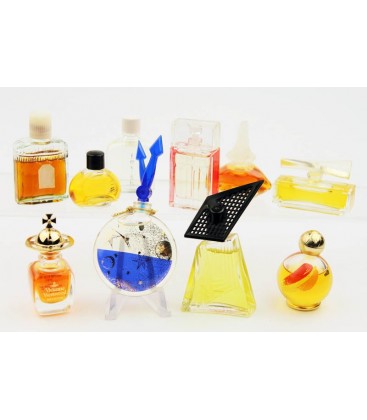 Lot de 10 miniatures féminines (marques différentes )