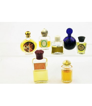 Lot de 7 miniatures féminines (marques différentes )
