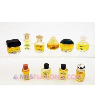 Lot de 10 micro miniatures féminines (marques différentes)